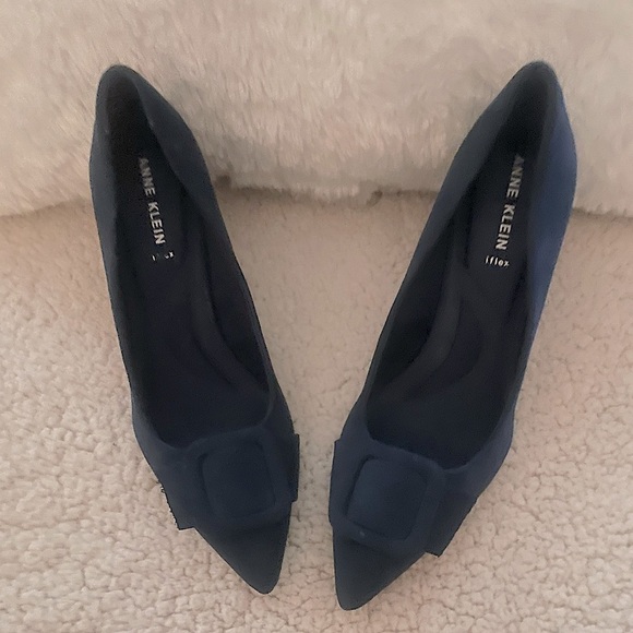 Anne Klein (Size 9.5) Navy Blue Bentley Buckle Pointed Toe Block Heel Pumps - Picture 7 of 11